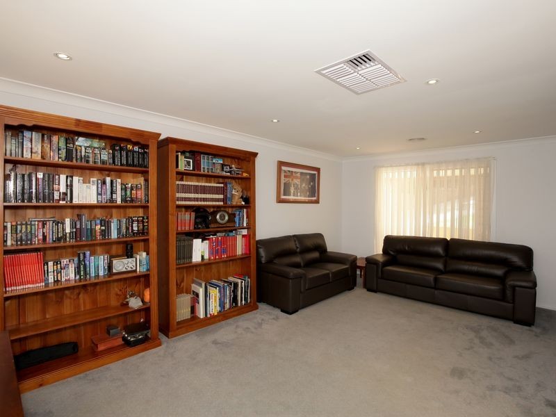 6 Tolland Close, Tolland NSW 2650