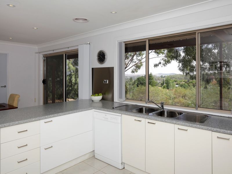 6 Tolland Close, Tolland NSW 2650