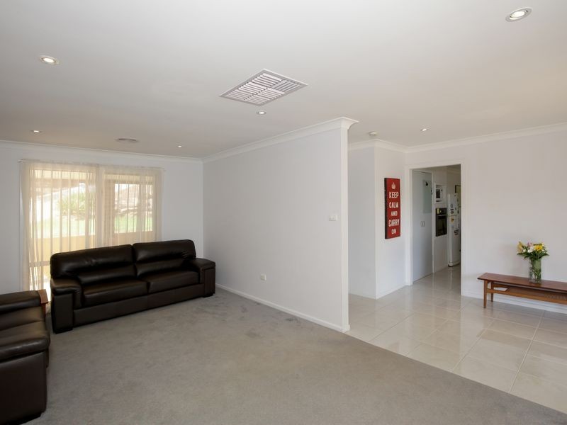 6 Tolland Close, Tolland NSW 2650