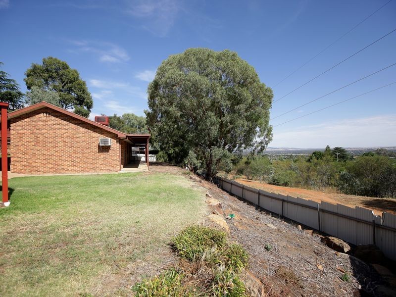6 Tolland Close, Tolland NSW 2650