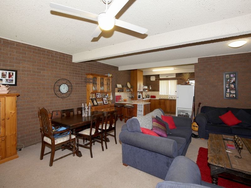 2/7 Nordlingen Drive, Tolland NSW 2650