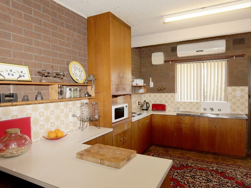 2/7 Nordlingen Drive, Tolland NSW 2650