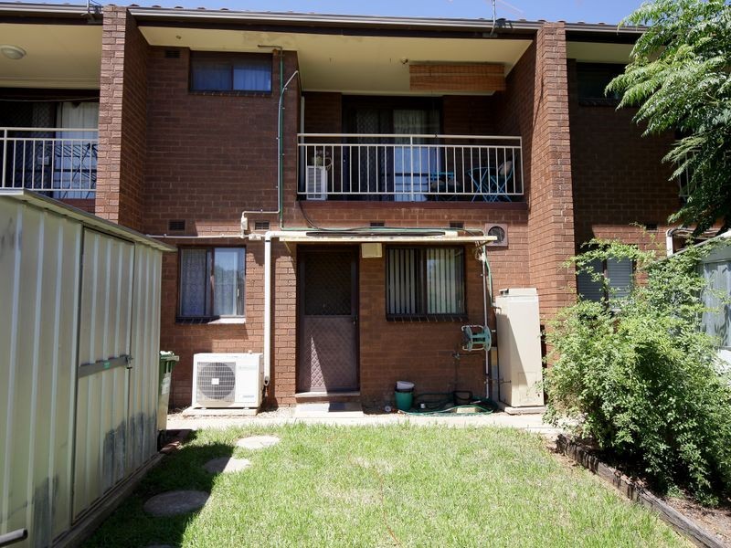2/7 Nordlingen Drive, Tolland NSW 2650