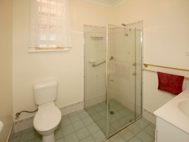 15 Macquarie Street, Mount Austin NSW 2650