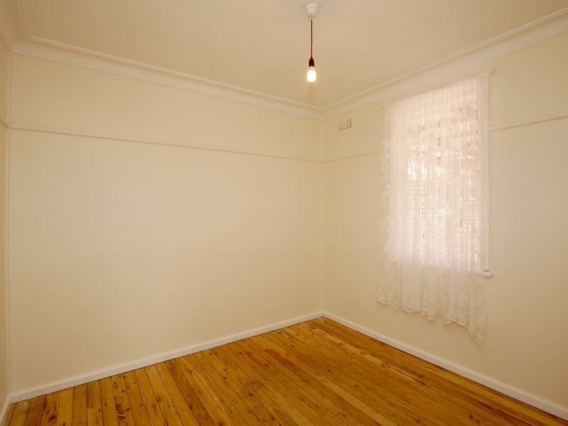 15 Macquarie Street, Mount Austin NSW 2650