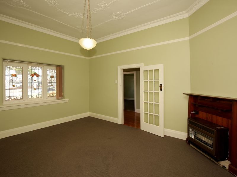 28 Simmons Street, Wagga Wagga NSW 2650