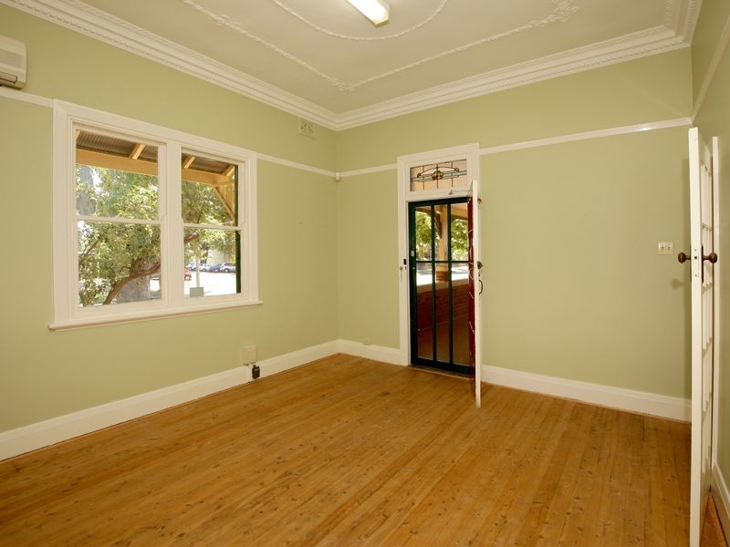 28 Simmons Street, Wagga Wagga NSW 2650