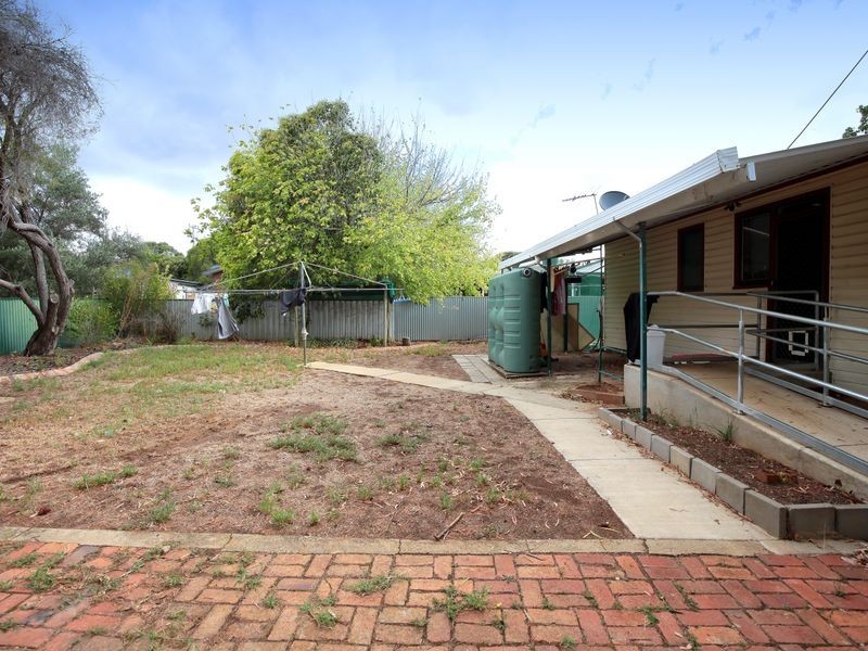 16 Jenkins Street, Ashmont NSW 2650