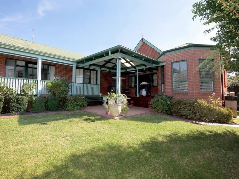 46 Simkin Crescent, Kooringal NSW 2650
