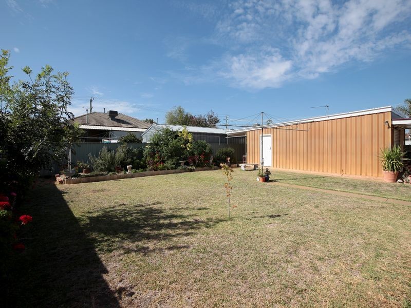 31 Nilma Avenue, Mount Austin NSW 2650