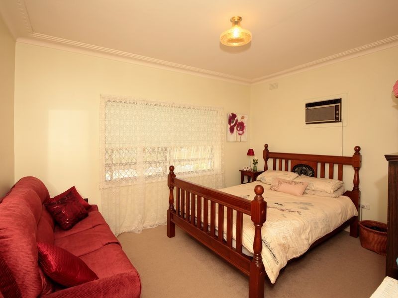 31 Nilma Avenue, Mount Austin NSW 2650