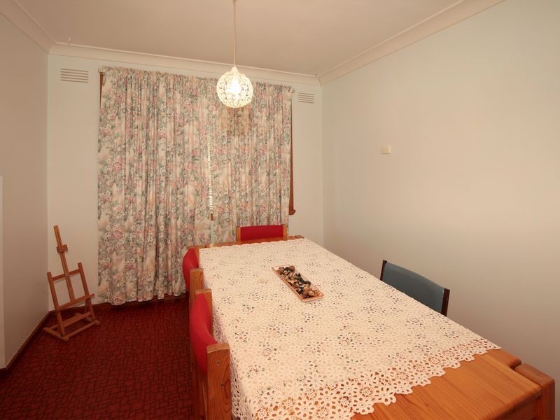 15 White Avenue, Kooringal NSW 2650