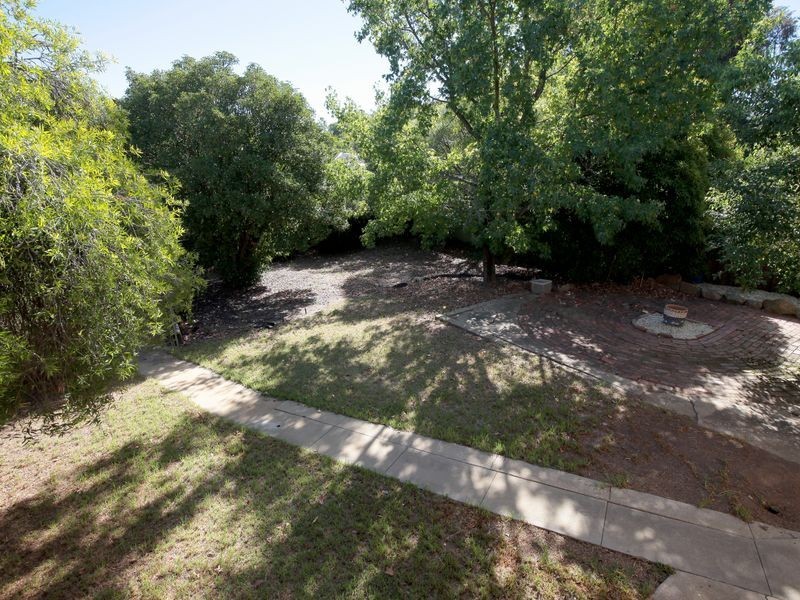 15 White Avenue, Kooringal NSW 2650