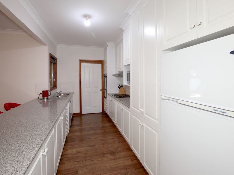 8 Tamar Drive, Tatton NSW 2650