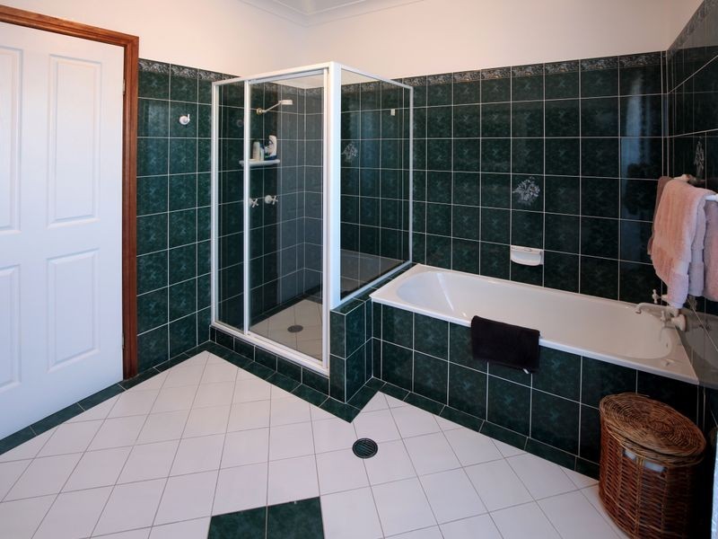 8 Tamar Drive, Tatton NSW 2650