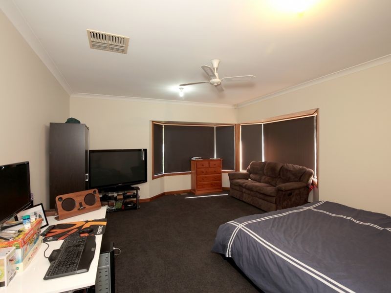 8 Tamar Drive, Tatton NSW 2650