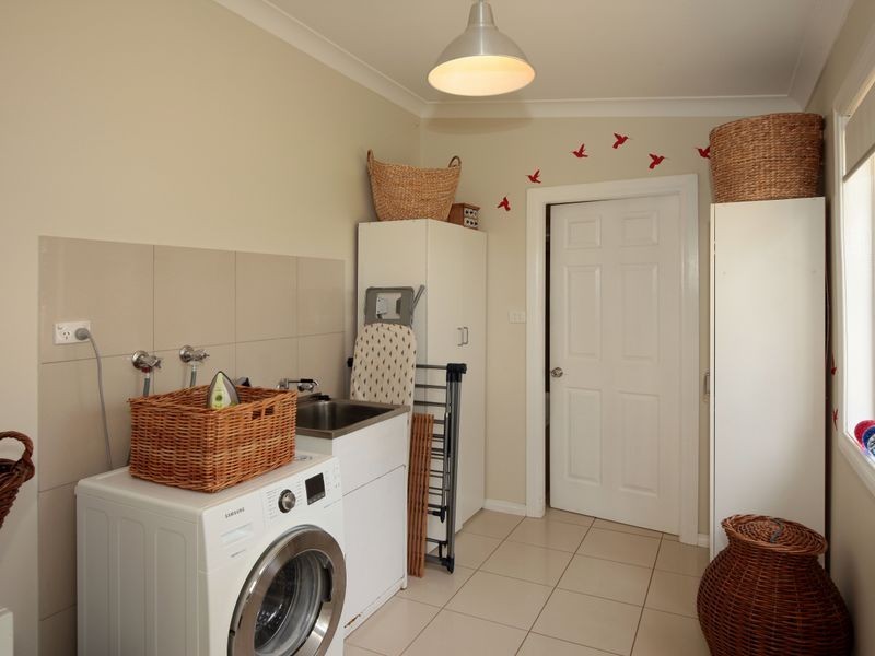 50 Coursing Park Road, Wagga Wagga NSW 2650