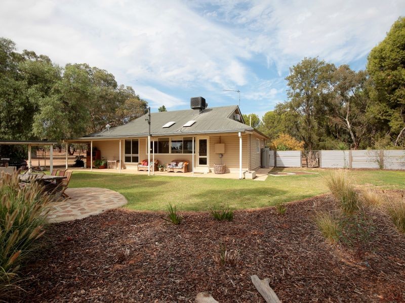 50 Coursing Park Road, Wagga Wagga NSW 2650