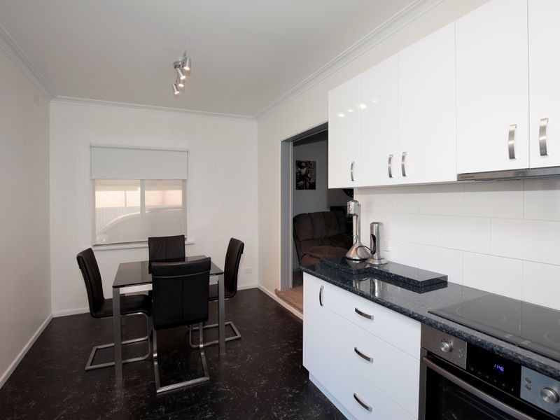 24 Martin Street, Tolland NSW 2650