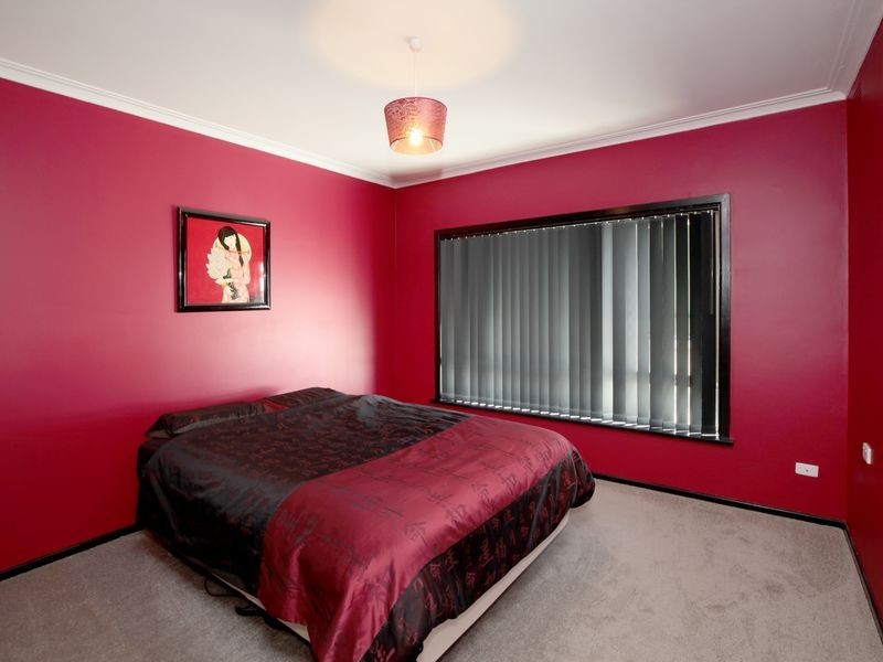 24 Martin Street, Tolland NSW 2650