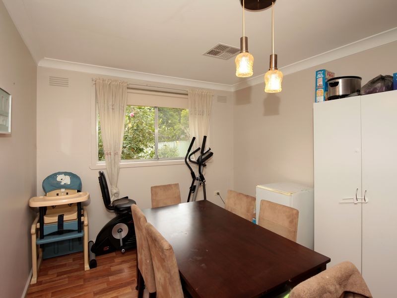 11 Tinga Crescent, Kooringal NSW 2650