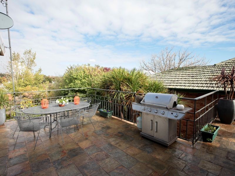 6 Sunshine Avenue, Turvey Park NSW 2650