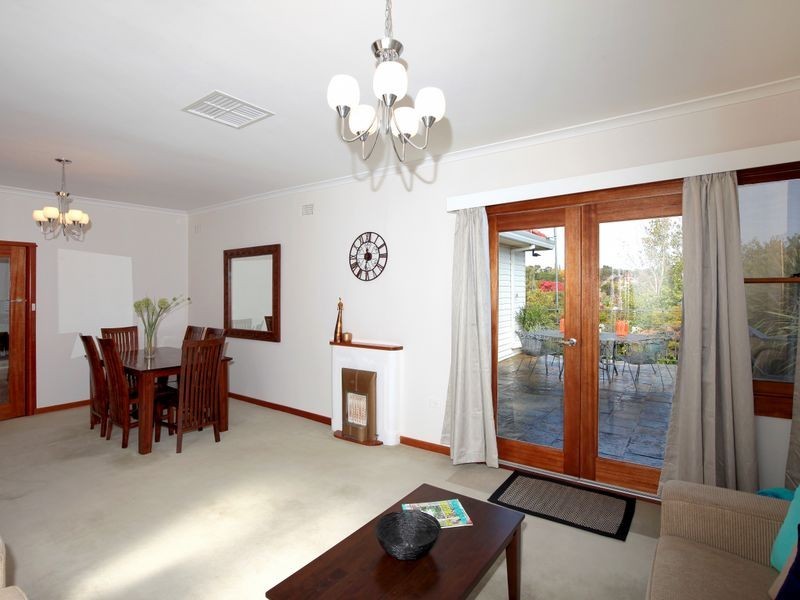 6 Sunshine Avenue, Turvey Park NSW 2650