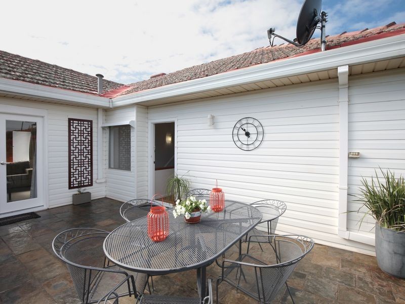 6 Sunshine Avenue, Turvey Park NSW 2650