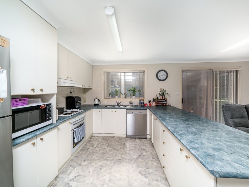 28 Yarrawah Crescent, Bourkelands NSW 2650