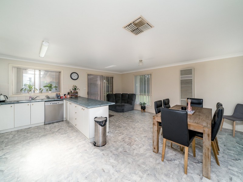 28 Yarrawah Crescent, Bourkelands NSW 2650