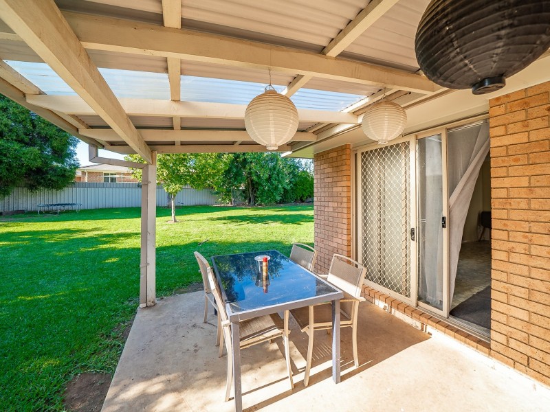28 Yarrawah Crescent, Bourkelands NSW 2650