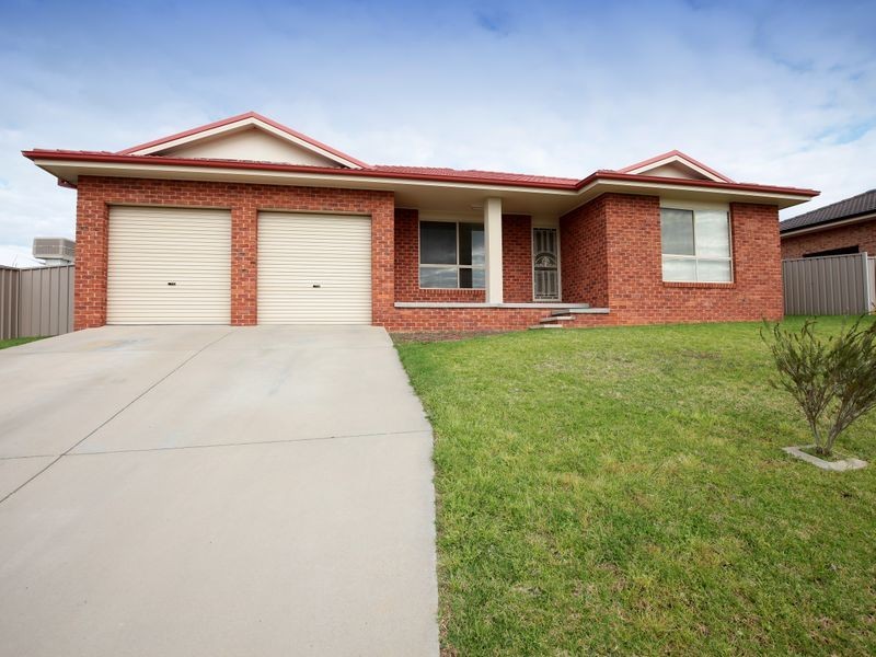 48 Yarrawah Crescent, Bourkelands NSW 2650