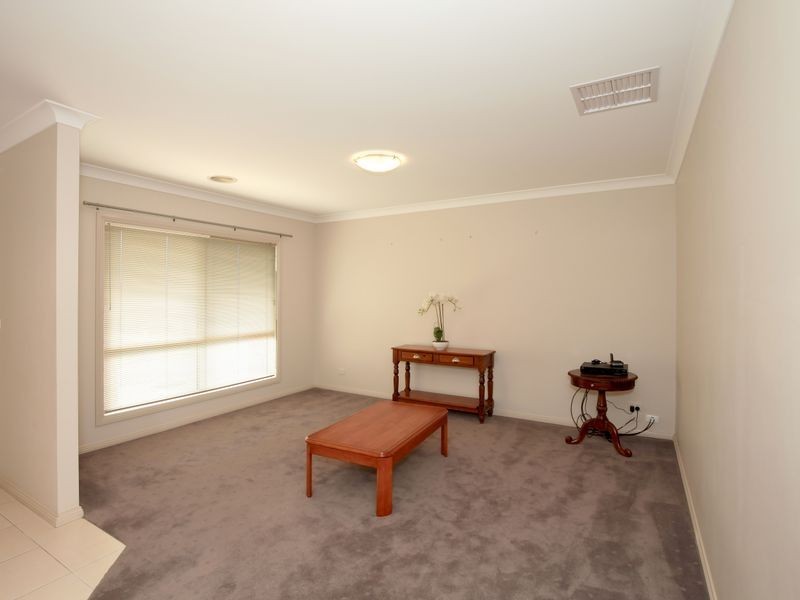 48 Yarrawah Crescent, Bourkelands NSW 2650