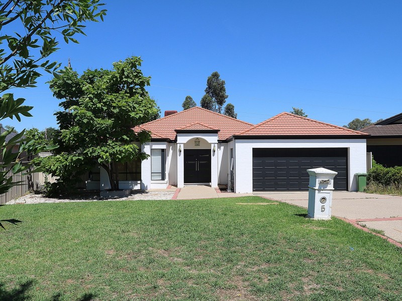 5 Wellington Avenue, Tatton NSW 2650