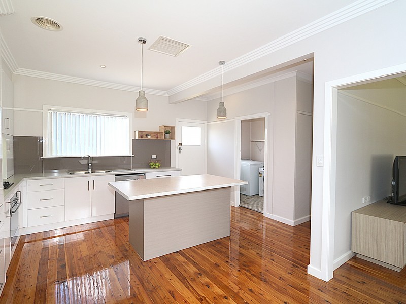 29 Kennedy Avenue, Kooringal NSW 2650