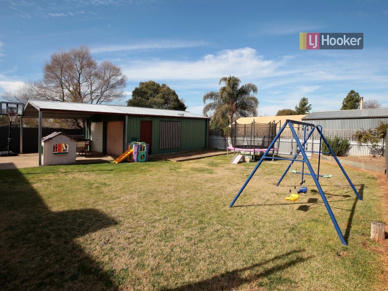 29 Kennedy Avenue, Kooringal NSW 2650