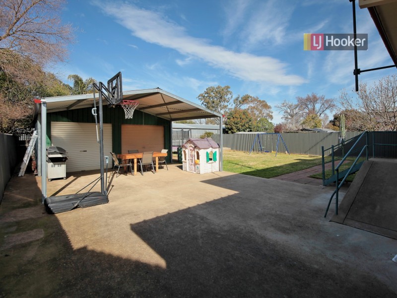 29 Kennedy Avenue, Kooringal NSW 2650