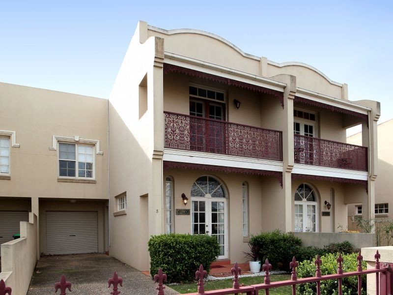 5 Crampton Street, Wagga Wagga NSW 2650