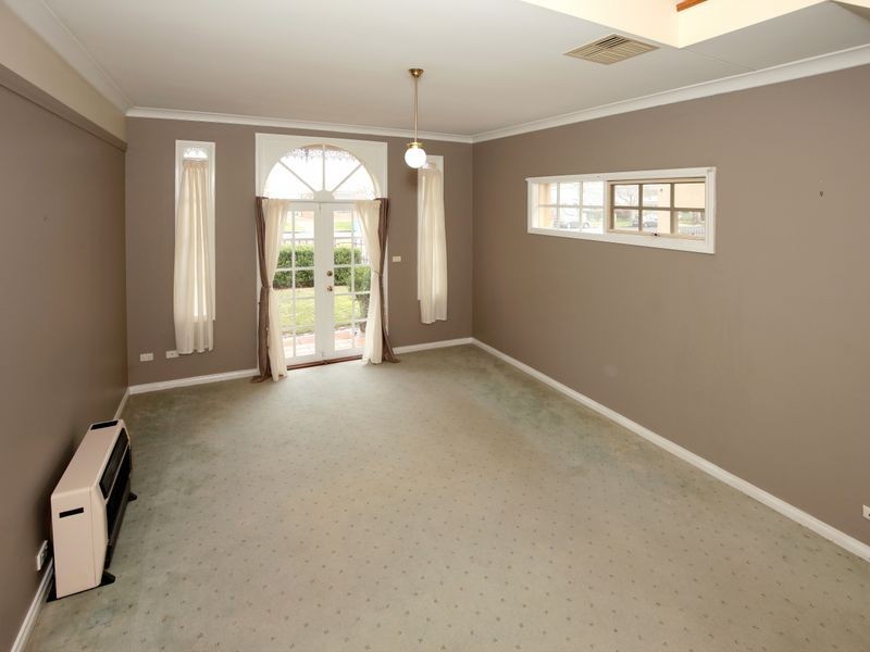 5 Crampton Street, Wagga Wagga NSW 2650