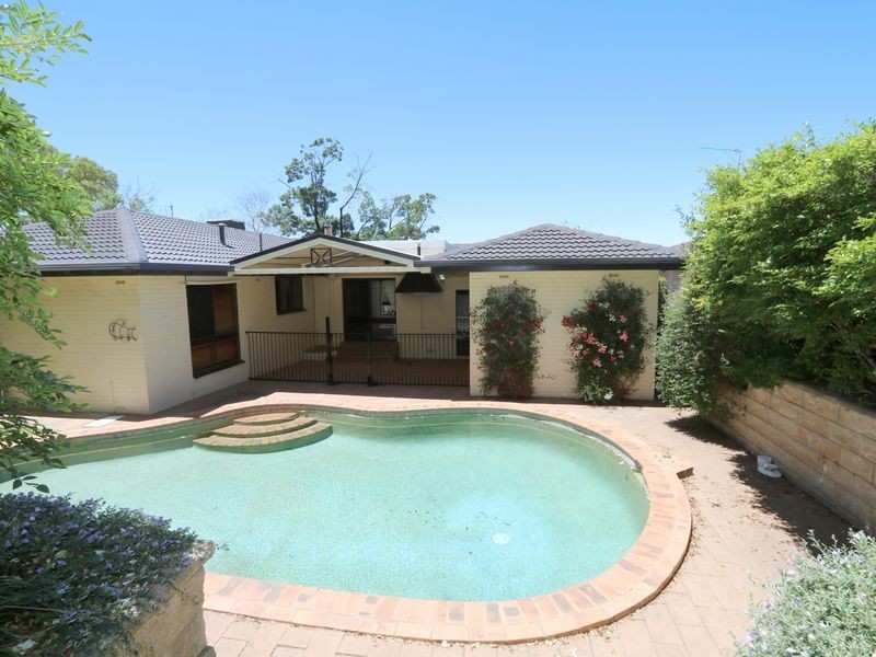 28 Patamba Street, Kooringal NSW 2650