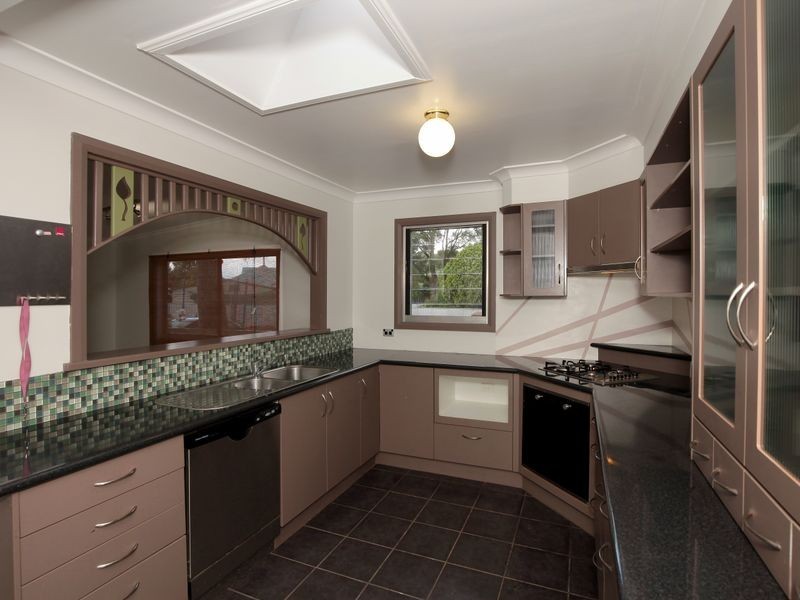 6 Cutler Avenue, Kooringal NSW 2650