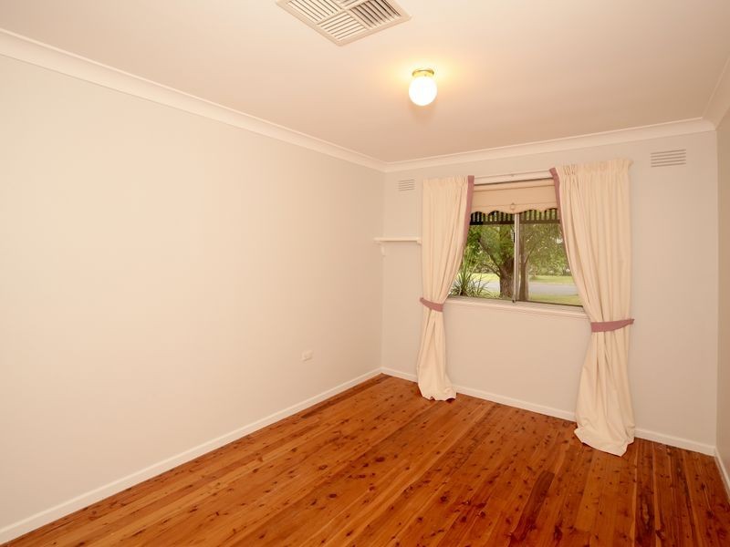 6 Cutler Avenue, Kooringal NSW 2650