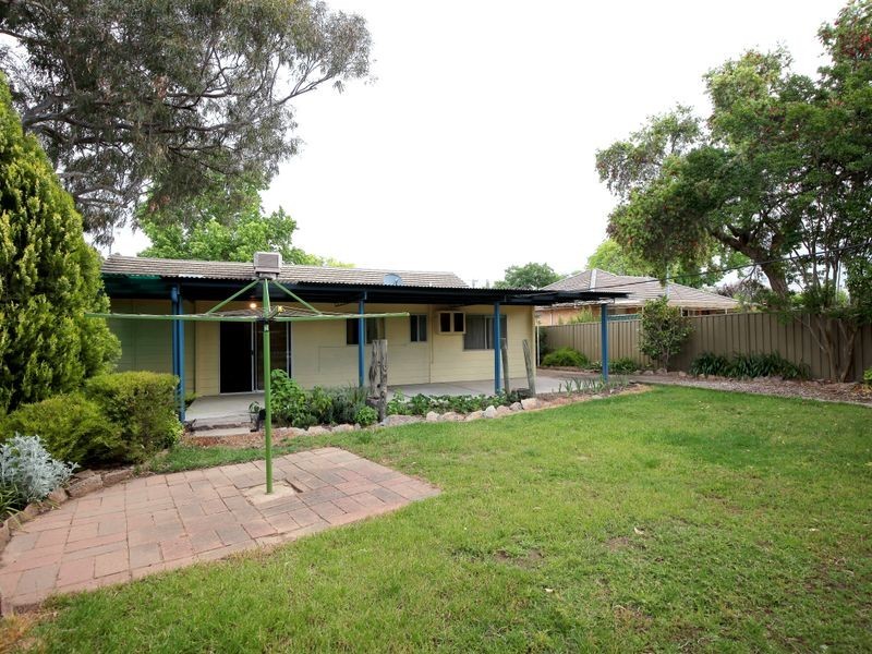 6 Cutler Avenue, Kooringal NSW 2650