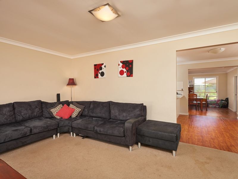 68 Dalman Parkway, Glenfield Park NSW 2650