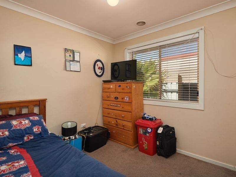 68 Dalman Parkway, Glenfield Park NSW 2650