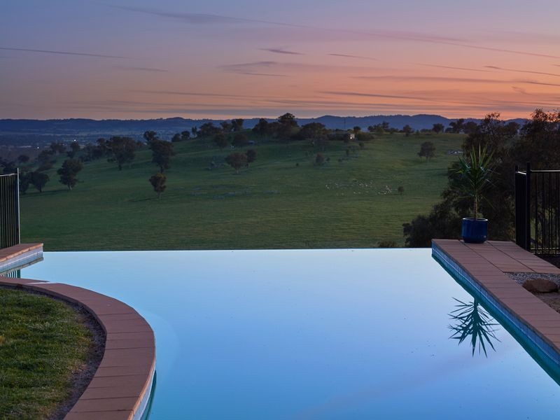 77 Bavin Road, North Wagga Wagga NSW 2650