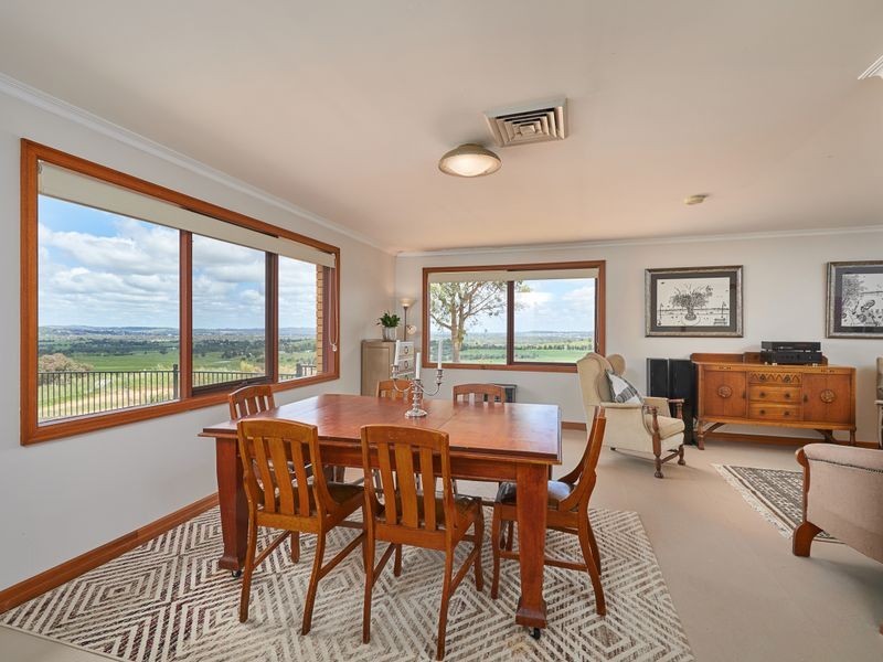 77 Bavin Road, North Wagga Wagga NSW 2650