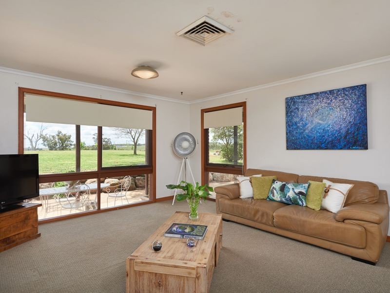 77 Bavin Road, North Wagga Wagga NSW 2650