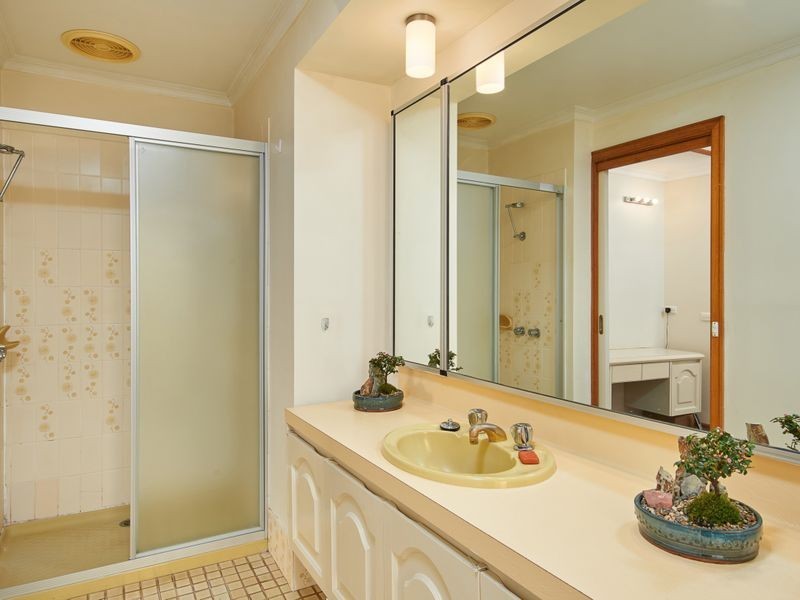 77 Bavin Road, North Wagga Wagga NSW 2650