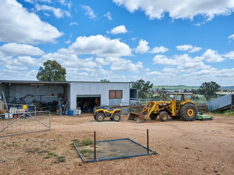 77 Bavin Road, North Wagga Wagga NSW 2650